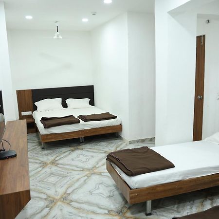 Hotel Aaram Kalupur Ahmedabad Ngoại thất bức ảnh