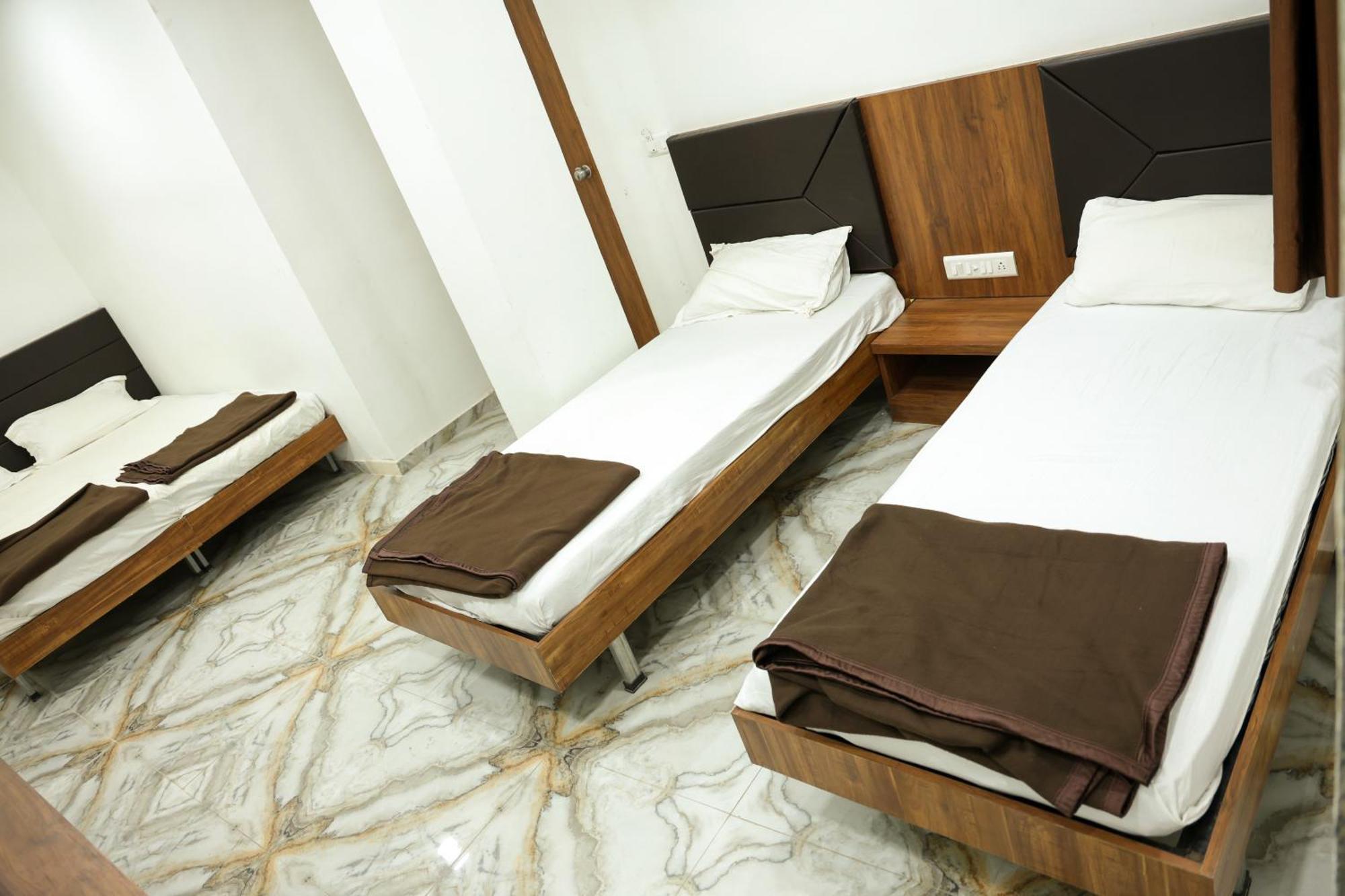 Hotel Aaram Kalupur Ahmedabad Ngoại thất bức ảnh