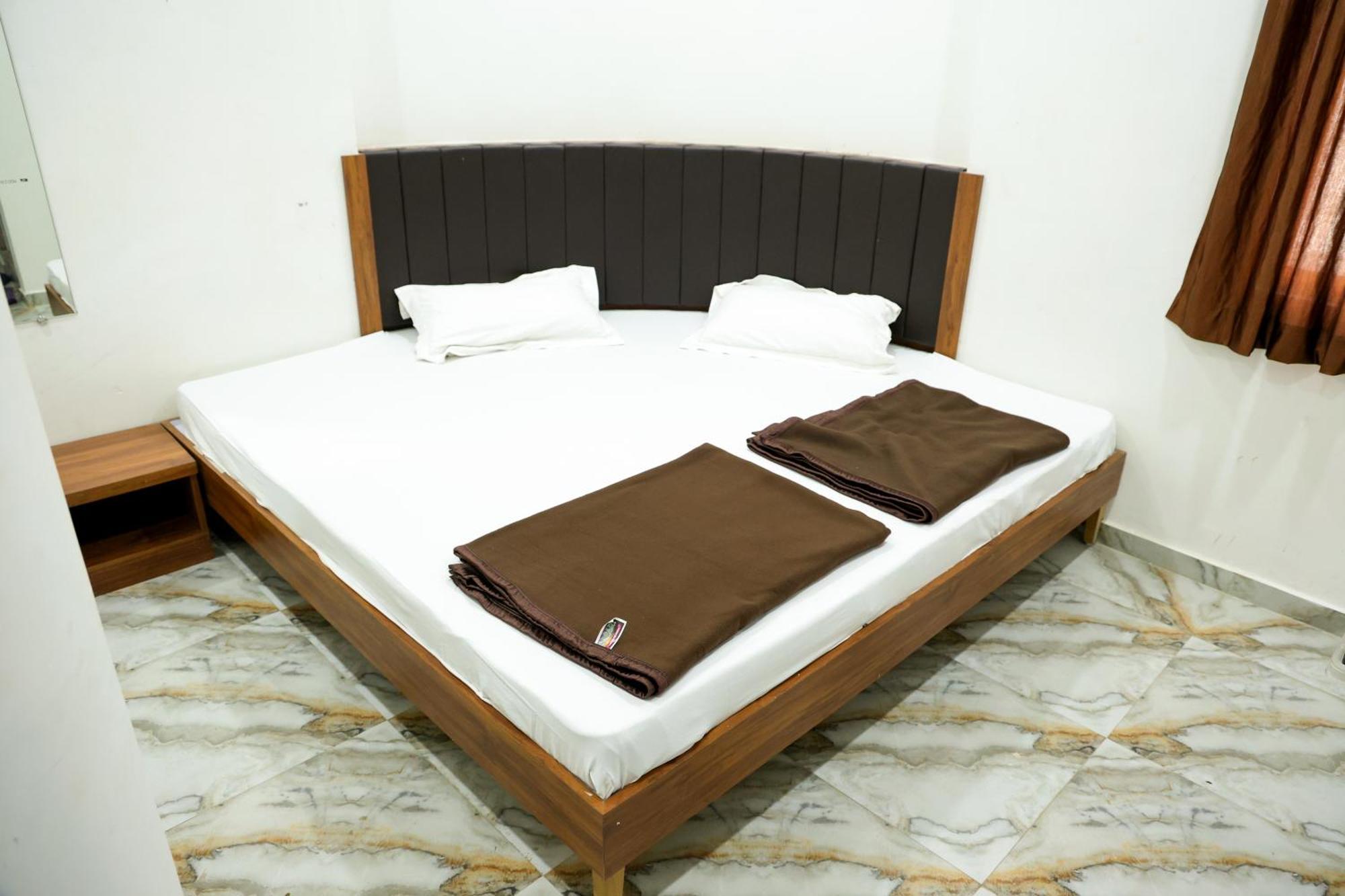 Hotel Aaram Kalupur Ahmedabad Ngoại thất bức ảnh