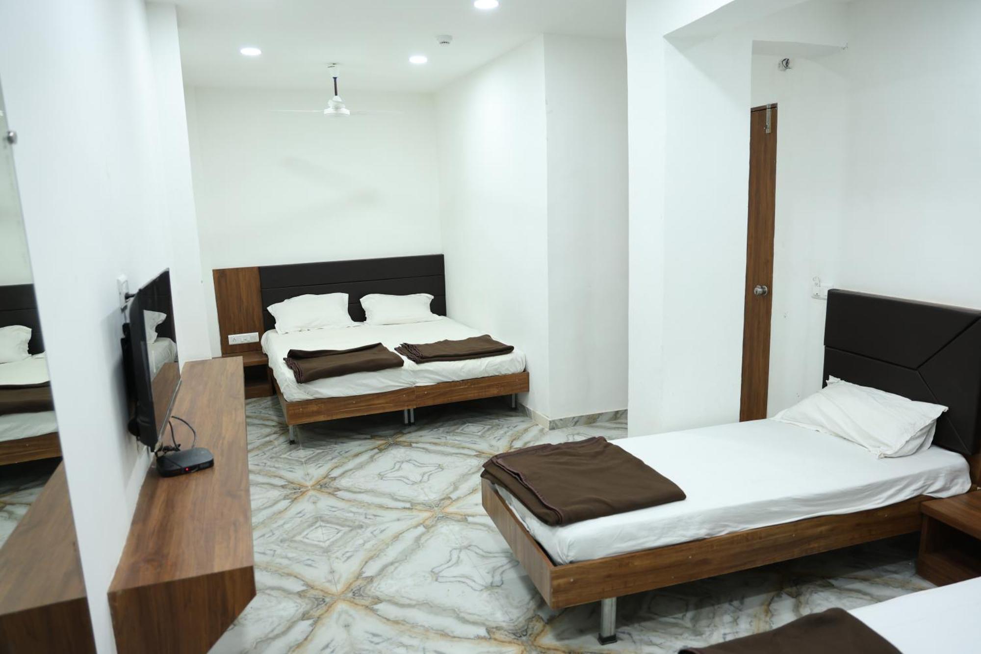 Hotel Aaram Kalupur Ahmedabad Ngoại thất bức ảnh