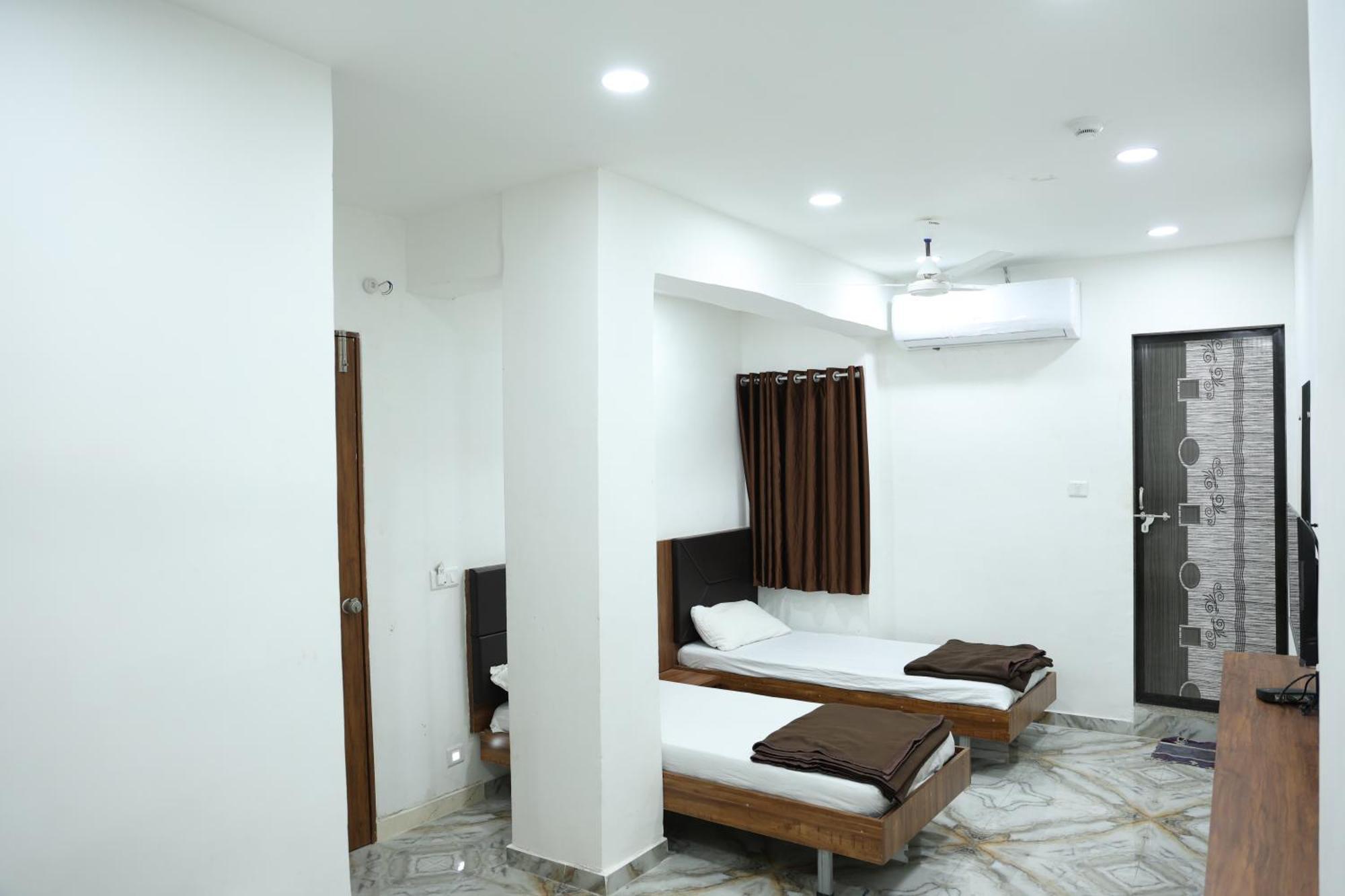Hotel Aaram Kalupur Ahmedabad Ngoại thất bức ảnh