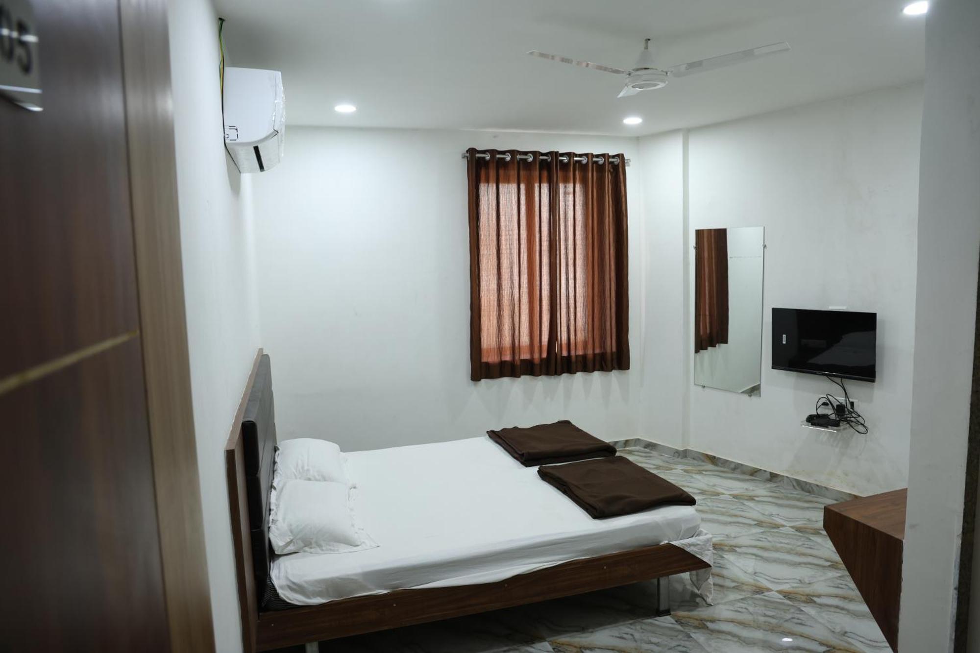 Hotel Aaram Kalupur Ahmedabad Ngoại thất bức ảnh